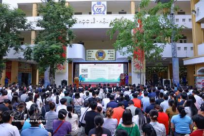 Le lycée Tran Nhan Tong organise une rencontre avec les élèves admis en seconde pour l'année scolaire 2026-2027. Photo : VNA