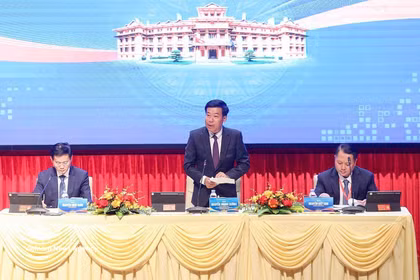 Le vice-ministre des Affaires étrangères Nguyen Manh Cuong s'exprime à la 33e Conférence diplomatique. Photo: VNA