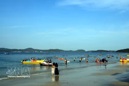 Les plages de Co To attirent de nombreux touristes. Photo : VNA