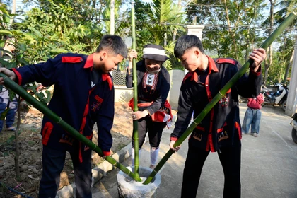 Immersion chez les Dao Quan Chet de Thanh Hoa pour leur Têt traditionnel