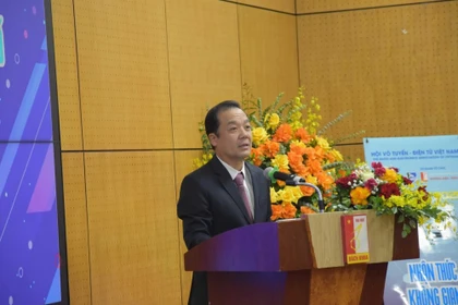 Le vice-ministre des Sciences et des Technologies, Pham Duc Long, s'exprime à la conférence. Photo: VNA