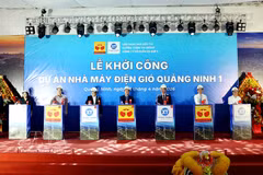 Le coup d’envoi du projet de parc éolien Quang Ninh 1 est donné le 23 avril dans le quartier de Hoanh Bo, province de Quang Ninh. Photo: VNA