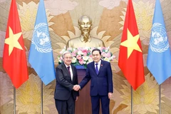 Le président de l'Assemblée nationale du Vietnam, Tran Thanh Man (droite), rencontre le Secrétaire général des Nations Unies, Antonio Guterres. Photo: VNA