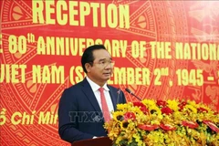 Le président du Comité populaire de la ville, Nguyên Van Duoc, s'exprime à la réception. Photo: VNA