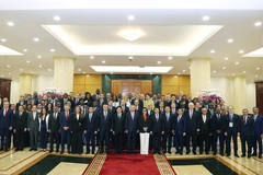 Le secrétaire général du Parti communiste du Vietnam, Tô Lâm, et les chefs de délégation des pays participant. Photo: VNA