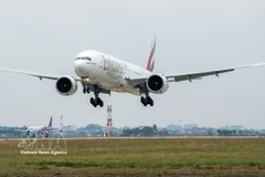 Un avion des Emirates Airlines à l'aéroport international de Noi Bai. Photo : Vietnam+