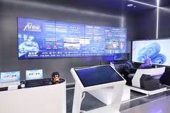 Le Centre de coopération pour l’innovation en intelligence artificielle Chine-ASEAN ambitionne de devenir une plateforme régionale majeure pour la recherche et le développement, l’application des technologies de l'IA, le transfert de technologies et la formation d’une main-d’œuvre hautement qualifiée. Photo: VNA