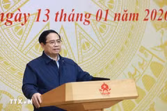 Le Premier ministre Pham Minh Chinh préside la 5e réunion de travail du Comité central de pilotage sur les politiques de logement et le marché immobilier. Photo: VNA