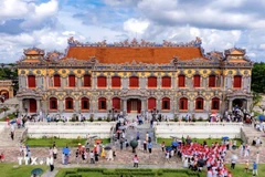La cité impériale de Hué attire un grand nombre de visiteurs. Photo : VNA