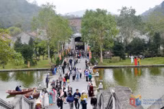 La province de Quang Ninh comprend un patrimoine exceptionnel comprenant 641 sites et 362 patrimoines culturels immatériels. Photo: baoquangninh.vn