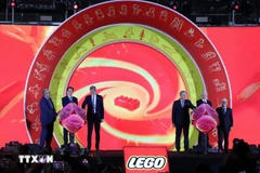 Cérémonie d'inauguration de l'usine Lego à Binh Duong. Photo : Van Huong/VNA