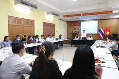 Rencontre avec des intellectuels et chercheurs vietnamiens résidant, étudiant et travaillant en Thaïlande. Photo: VNA