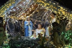 Atmosphère festive et recueillie à Huê à l’approche de Noël