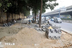 Le Département de la construction de Hanoï ordonne la suspension de tous les travaux d'excavation sur les chaussées et trottoirs de la capitale. Photo: VNA