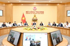 Le ministre vietnamien de l'Industrie et du Commerce, Nguyen Hong Dien, à la séance de négociation en ligne. Photo: baochinhphu.vn