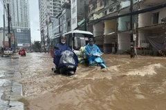 Inondations dans la rue Nguyen Tuan à Hanoï le 26 août au matin. Photo : VNA