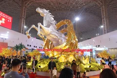 La Foire du Printemps 2026 qui se tient du 2 au 13 février au Centre national des expositions du Vietnam, dans la commune de Dông Anh, constitue une initiative majeure de promotion commerciale à l’échelle nationale. Photo : VNA
