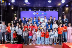 Des élèves du Centre d'incubation des talents (HITA) lors de la cérémonie de lancement. Photo : VNA