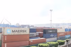 Le vaste entrepôt (282.000 m² d'entrepôt et 232.000 m² de cour) du port d'Alger, principal port maritime d'Algérie, peut stocker jusqu'à 120.000 tonnes de marchandises. Photo : VNA