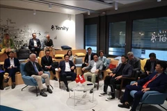 Rencontre entre la délégation de la province de Khanh Hoa et les représentants du Forum Économique Suisse-Vietnam (SVEF) à Zurich. Photo: VNA