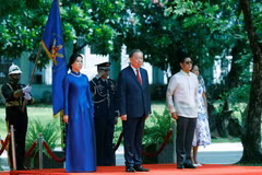 Cérémonie d'accueil officielles du secrétaire général du Parti communiste du Vietnam (PCV) et président de la République, To Lam, aux Philippines. Photo: VNA