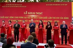 Cérémonie d'ouverture de l'exposition thématique intitulée "Le Président Hô Chi Minh et l’Assemblée nationale du Vietnam - 80 ans d’un parcours glorieux". Photo: VNA