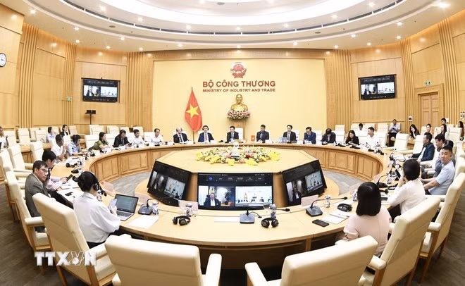 cuoc-hop-truc-tuyen-uy-ban-thuong-mai-cua-hiep-dinh-evfta-ngay-2662025-tai-ha-noi-anh-tran-vietttxvn.jpg