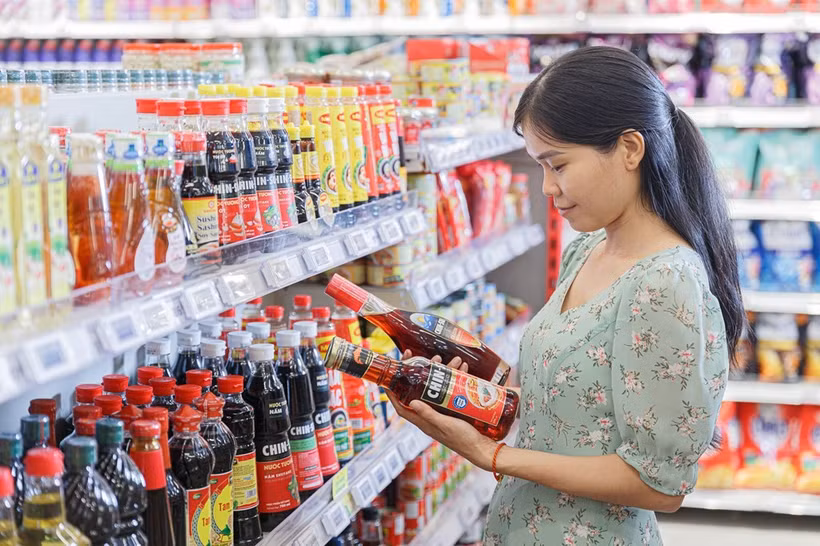 Le marché vietnamien des FMCG, évalué à plusieurs milliards de dollars, attire à la fois les grandes multinationales. Photo : VNA