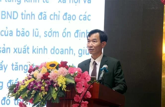 Le directeur du Bureau des statistiques de la province de Hung Yen, Dao Trong Tuyen, s'exprime lors de la conférence de presse du 3 janvier. (Photo : VNA)