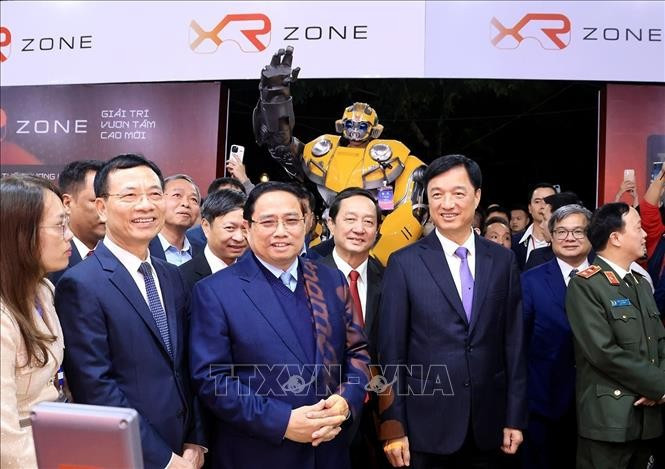 Le Premier ministre Pham Minh Chinh (centre) TechFest Vietnam 2025, placé sous le thème « L’innovation entrepreneuriale pour tous – Nouveau moteur de la croissance ». Photo : VNA