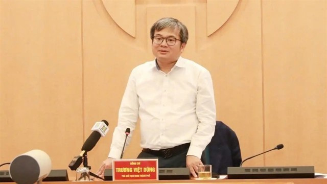 Le vice-président du Comité populaire de Hanoï, Truong Viet Dung, prend la parole lors de la réunion avec les entreprises contribuant au fonds. (Photo : hanoionline.vn)
