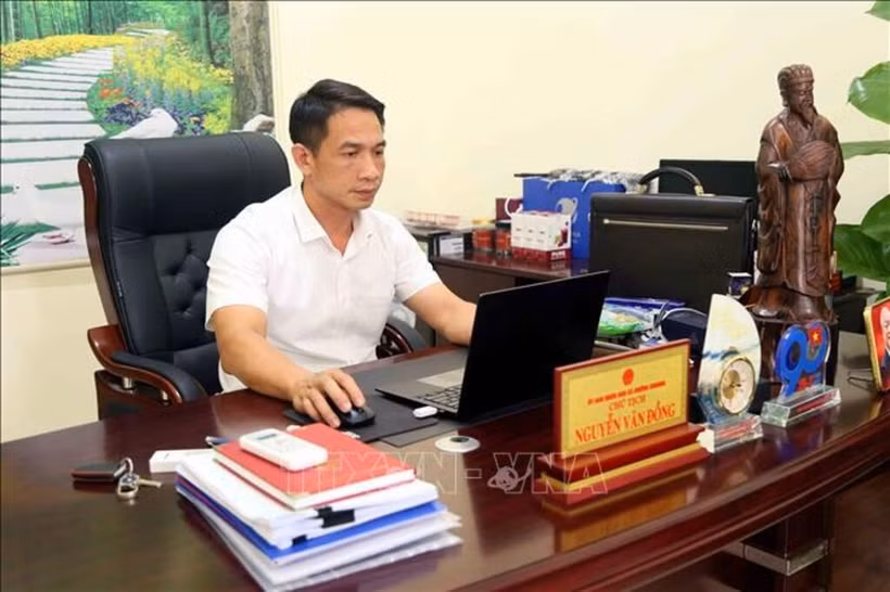 Le président du Comité populaire de la commune de Chiêng Khoong Nguyên Van Dông. Photo : VNA