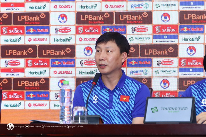 L’entraîneur Kim Sang-sik. Photo : VNA