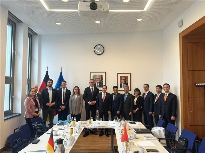 Le lieutenant-général Lê Van Tuyên, vice-ministre de la Sécurité publique, a conduit une délégation du ministère vietnamien de la Sécurité publique pour une visite de travail en Allemagne du 17 au 21 septembre. Photo : VNA
