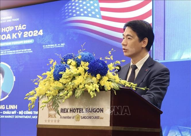 Le directeur du département du développement des marchés extérieurs du ministère de l'Industrie et du Commerce, Ta Hoang Linh. Photo ; VNA