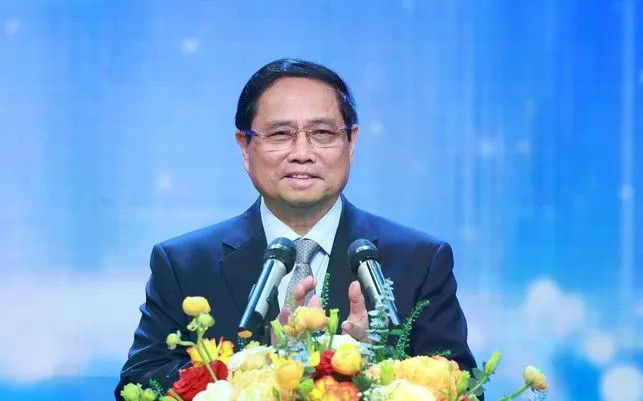 e Premier ministre Pham Minh Chinh lors de la cérémonie de remise des prix «Figures exemplaires de la jeunesse vietnamienne 2024». Photo : VNA