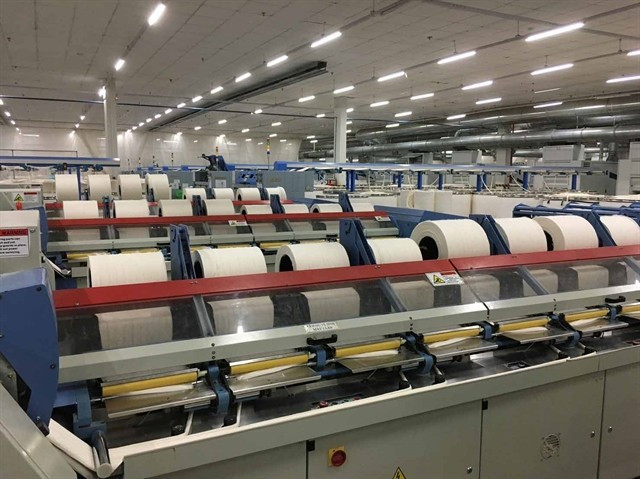 Une usine textile de Bảo Lân produisant des fibres, du fil et du tissu cotonnés à partir de feuilles d'ananas. Photo courtoisie de l'entreprise