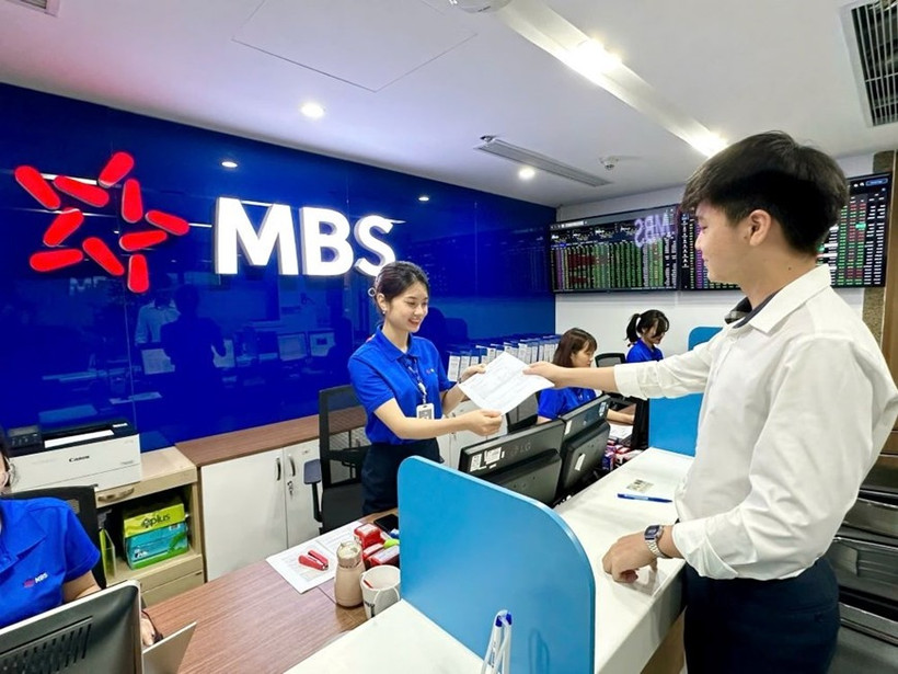 Activités de conseil et de courtage en valeurs mobilières chez la Banque commerciale militaire pả actions - MB Securities Joint Stock Company (MBS). Phôt : qdnd