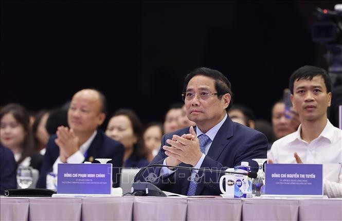 Le Premier ministre Pham Minh Chinh a assisté vendredi, 10 octobre, à Hanoï lors de la séance plénière du Programme ''Panorama de l’économie privée vietnamienne 2025'' (ViPEL 2025). Photo : VNA
