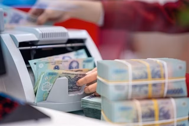 En supprimant la politique de quotas de croissance du crédit, la banque centrale doit modifier son mécanisme de surveillance en renforçant une série d'indicateurs financiers pour les banques, tels que le ratio de sécurité du capital, le ratio de couverture des créances douteuses et d'autres dispositions. Photo cafef.vn