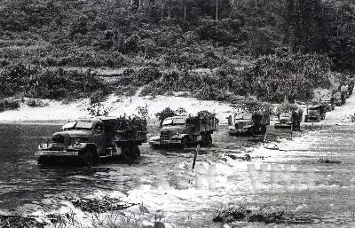 Le convoi 238 transporte des marchandises pour la campagne de Tay Nguyen. (Photo des archives de l'Agence vietnamienne d'information)