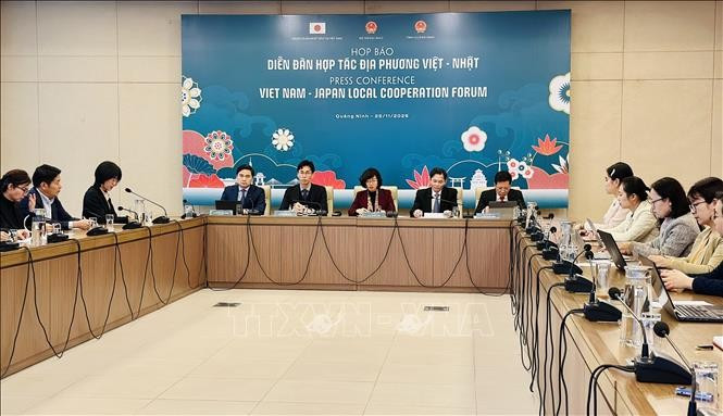 Lors de la conférence de presse. Photo : VNA