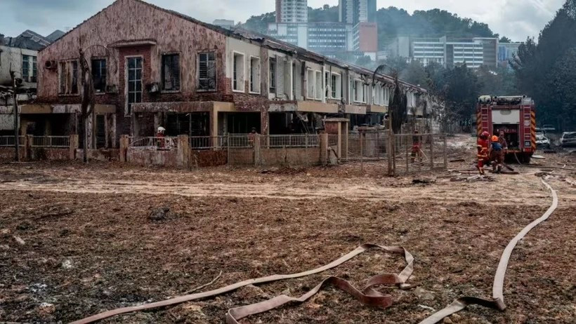 Sur le site de l'explosion (Photo : Facebook/Anwar Ibrahim)