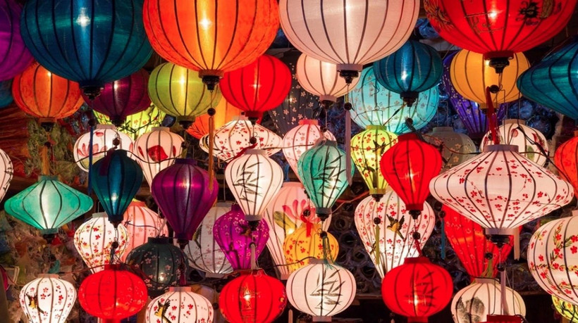 La fête de la Mi-Automne illumine la vieille ville de Hoi An