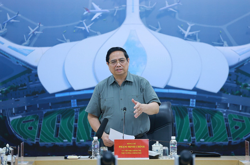Le Premier ministre Pham Minh Chinh a appelé le 14 décembre les équipes à accélérer la construction de l'aéroport international de Long Thanh. Photo : VNA