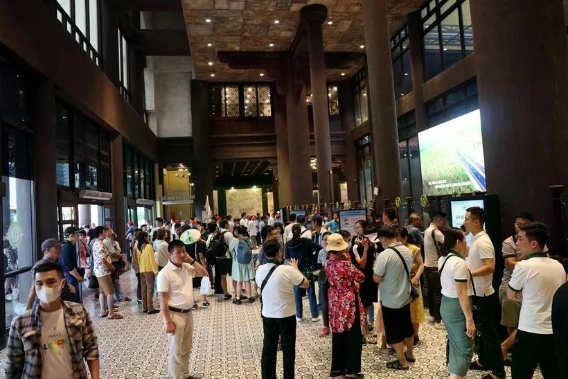 Les touristes affluent à Quang Ninh pendant les vacances du Nouvel An