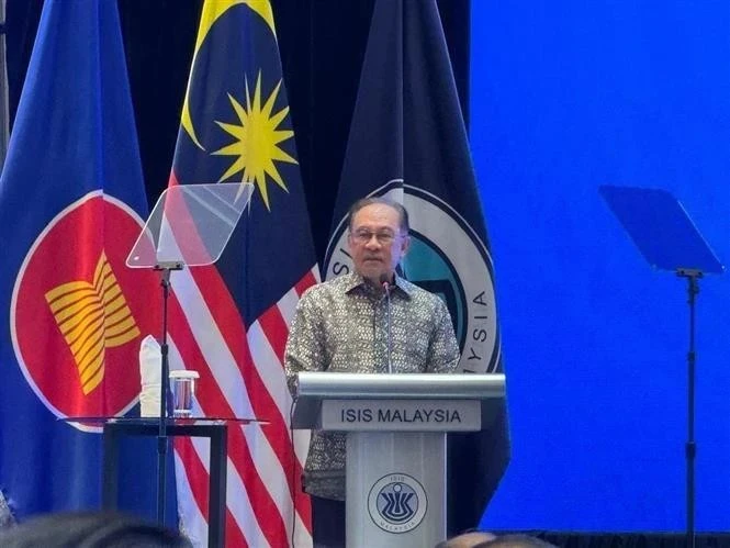 Le Premier ministre malaisien Anwar Ibrahim s'adresse à la 38e Table ronde Asie-Pacifique (APR) à Kuala Lumpur le 19 juin (Photo : VNA)