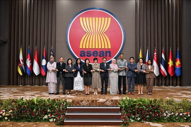 Les délégués lors de la réunion. Photo : VNA