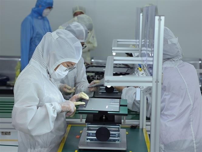 Les investisseurs étrangers ont enregistré un total de 21,5 milliards de dollars d'investissements au Vietnam au cours du premier semestre 2025. Photo : VNA