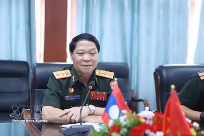 Le général de corps d’armée Vongsone Inpanphim, vice-ministre de la Défense, chef du Département général de la politique de l’Armée populaire lao et président du Comité spécial du gouvernement lao. Photo : VNA